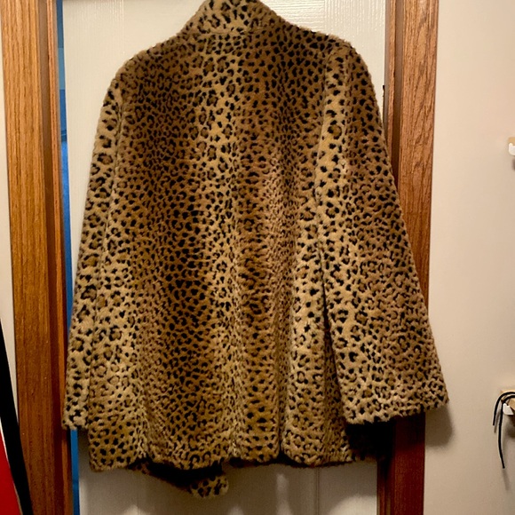 Fuzzy leopard print coat - Picture 3 of 3